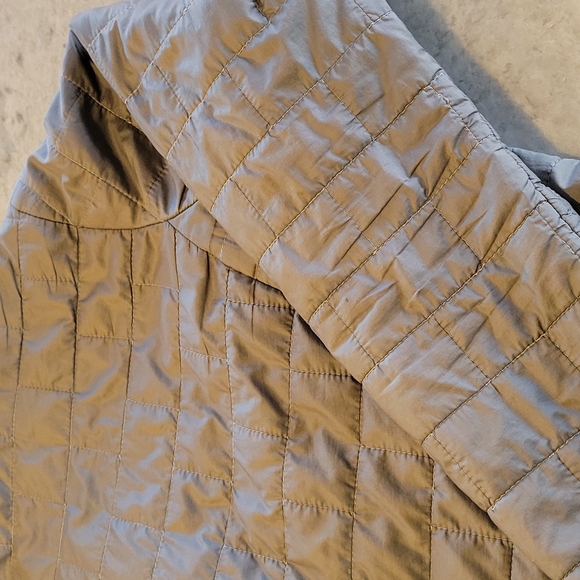 Women's Patagonia Nano Puff jacket, size M in gray - Picture 7 of 11